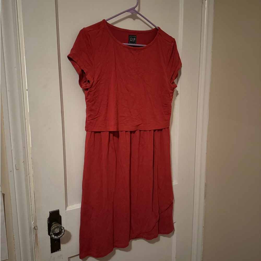 Gap breastfeeding dress